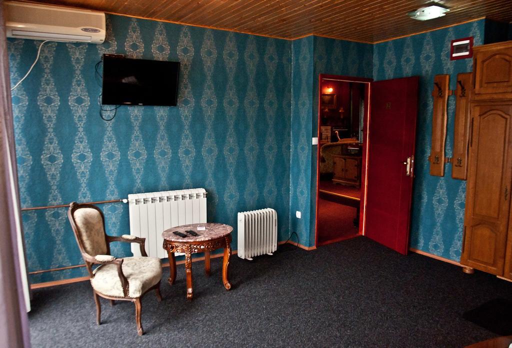 Hostel Otard Belgrado Buitenkant foto