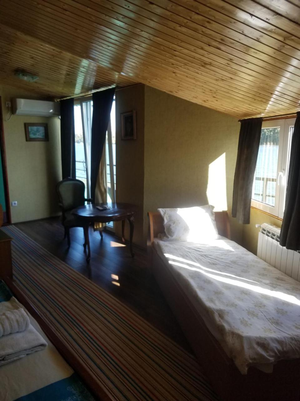 Hostel Otard Belgrado Buitenkant foto
